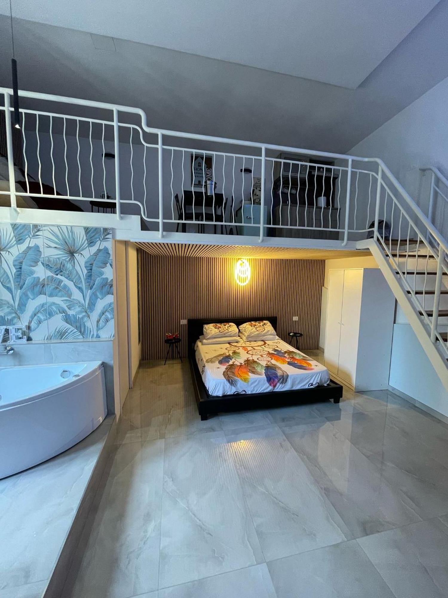 Charm E Chic Appartement Napels Buitenkant foto